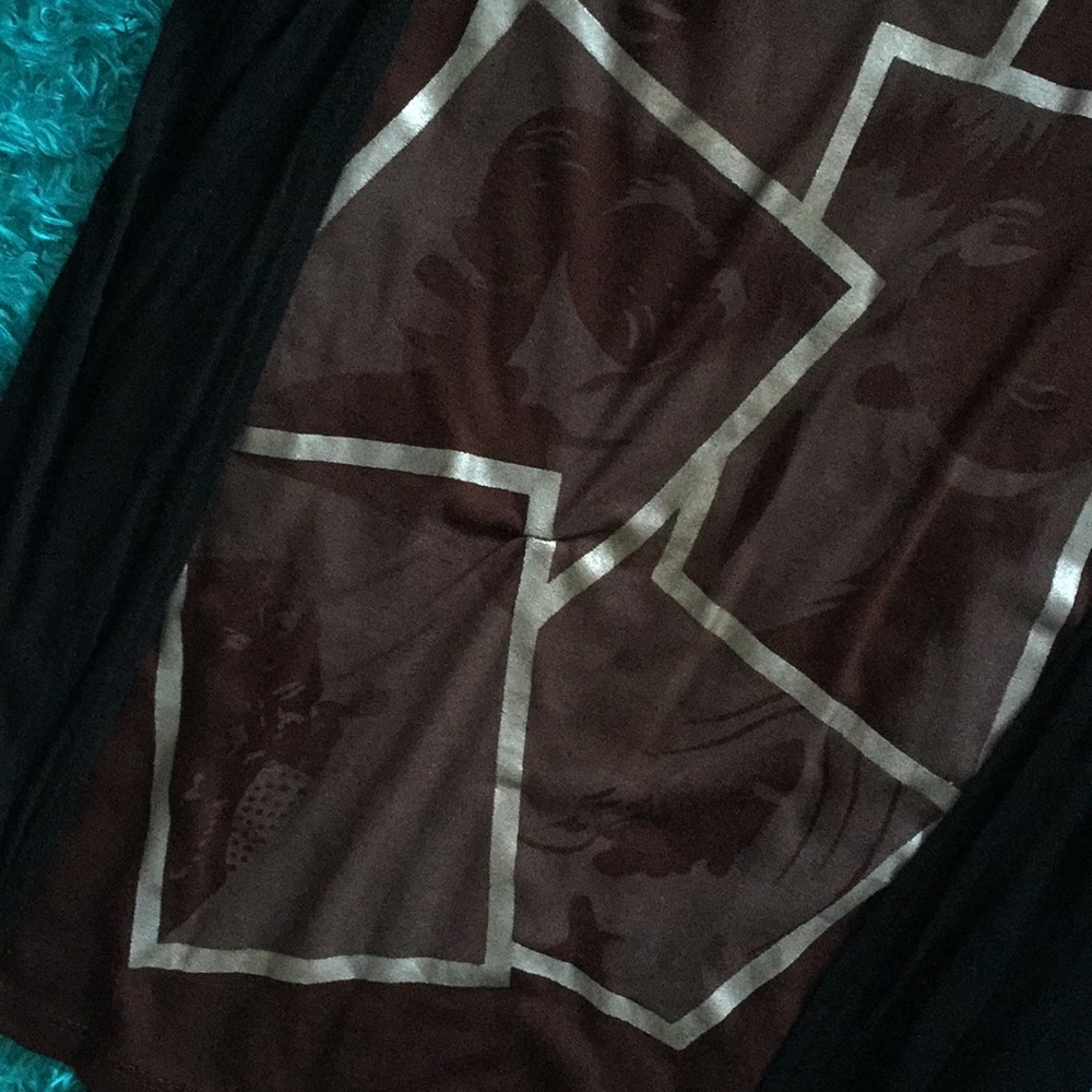 Cotton Candy brown & silver v-neck top - Picture 5 of 8